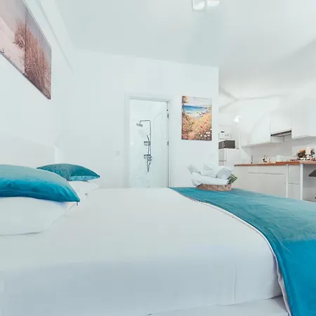 Tilia Breeze Апартаменты Сатурн